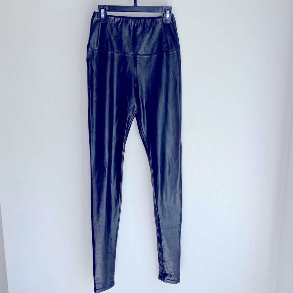Aritzia very hot popular Faux leather pant!